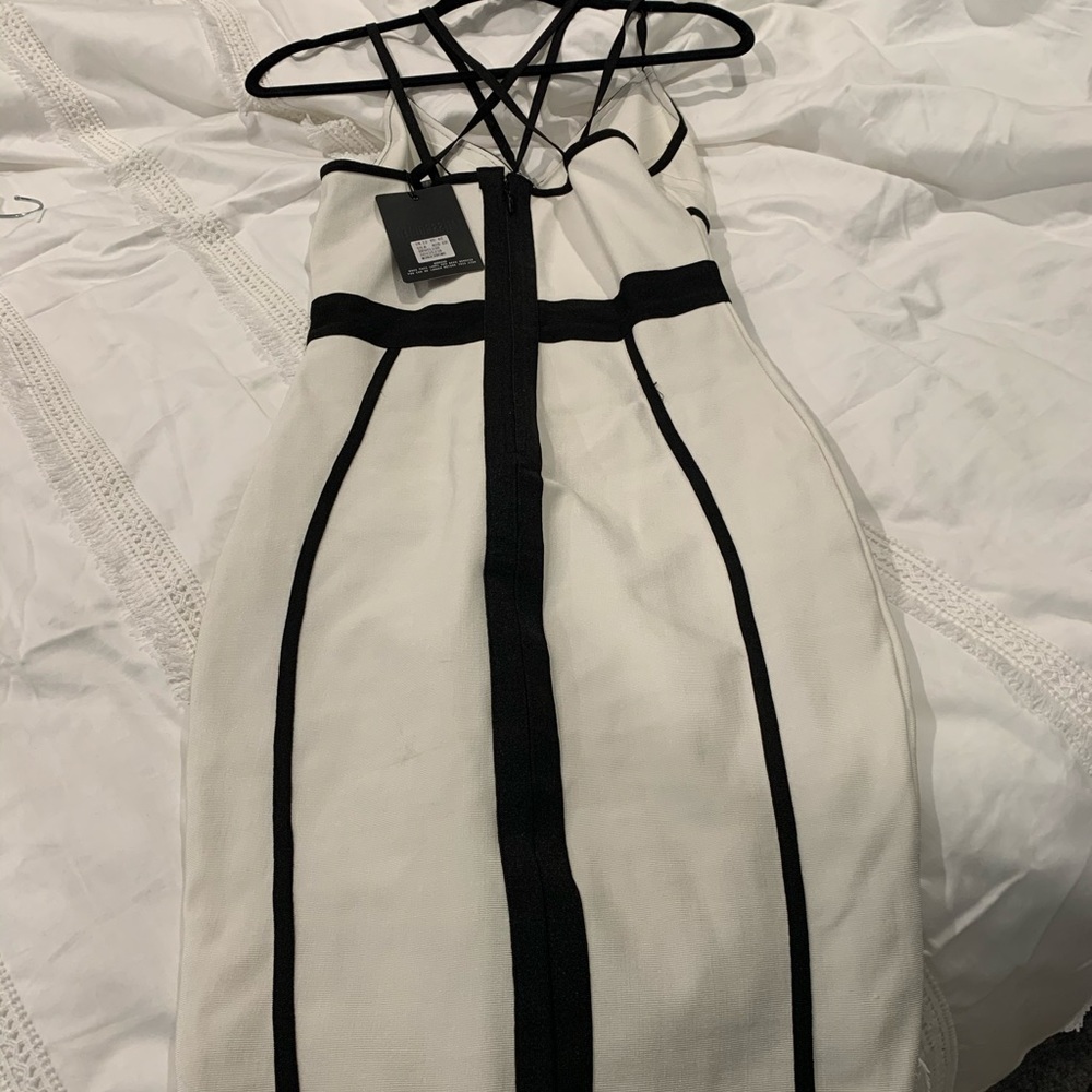 Missguided white/black strappy dress